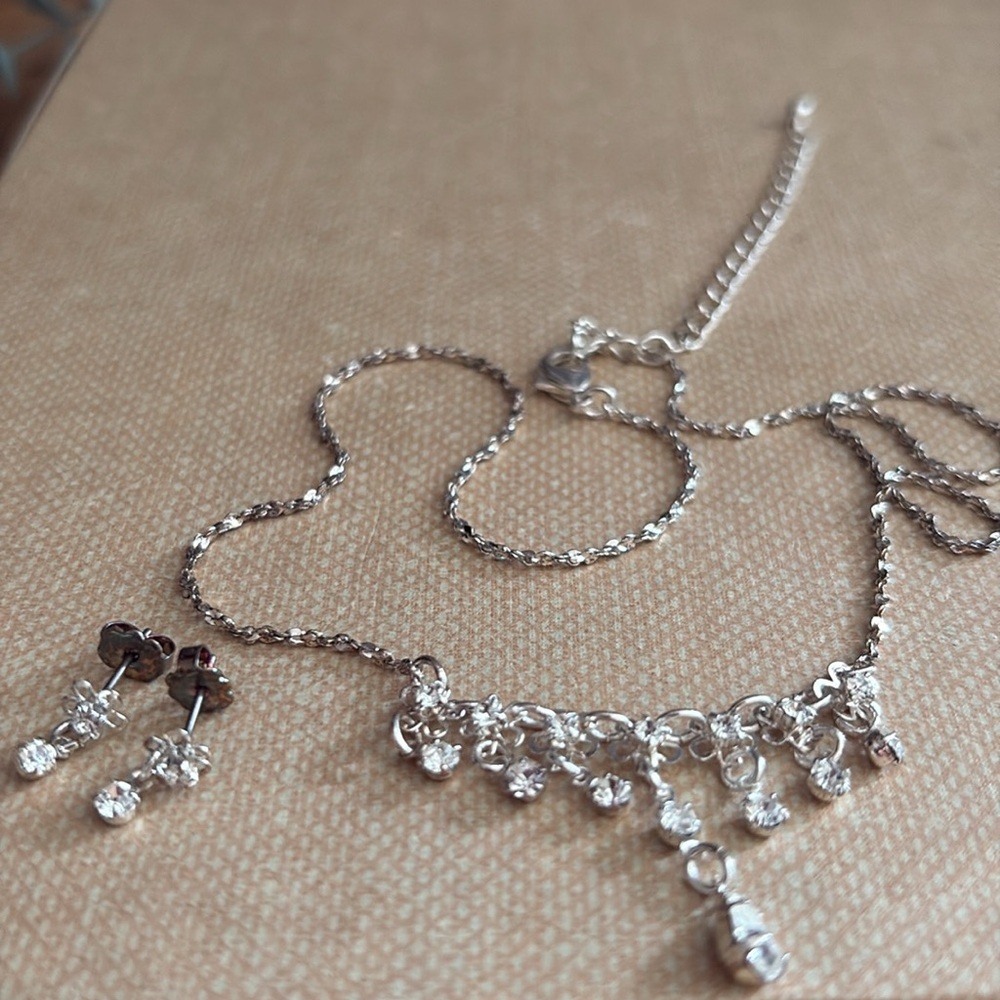 Vintage Avon Chandelier Necklace & Earring Set – Silver with Clear Stones 112
